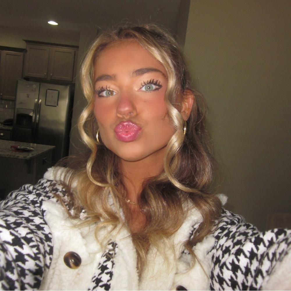 Meet your Posher, Sydney